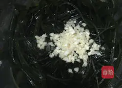 Illustration of how to make cold kelp 5