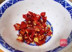 Illustration of how to make dry tofu in oil 2