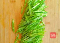 Illustration of how to make spicy fried green beans 2