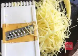 Illustration of how to make spicy and sour potato shreds 3