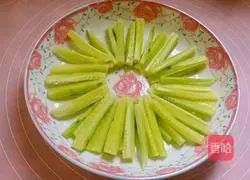 Illustration of how to make cold daylily cucumber 6