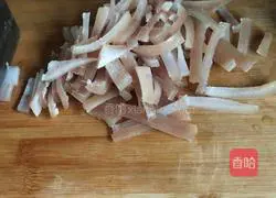 Illustration of how to make pickled pepper pig skin 5