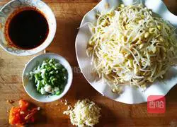 Illustration of how to make cold soybean sprouts 2