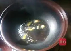 Illustration of how to make stir-fried water spinach 4