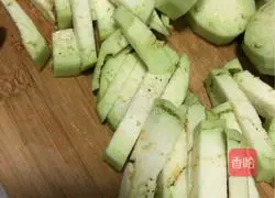 Illustration of how to make pork and eggplant strips 4