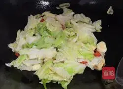 Illustration of how to shred cabbage by hand 7