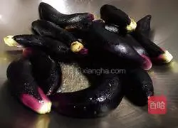 Illustration of how to make sauced eggplant 3