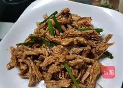 Illustration of how to make cold shredded chicken 3