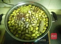 Illustration of how to make boiled peanuts 2