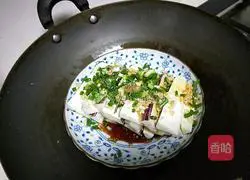 Illustration of how to steam ginger, garlic and eggplant 8