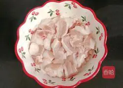 Illustration of how to make stir-fried pork belly with peanut sprouts 1