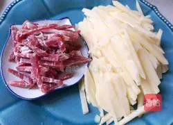 Illustration of home-style fried beans with shredded potatoes 6