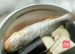 Illustration of how to make fish and garlic eggplant 1