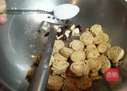 Illustration of how to make thousand tubes of dried mold 6