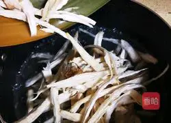 Illustration of how to make king oyster mushrooms with spinach 7