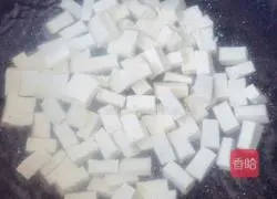 Illustration of how to mix toon sprouts with tofu 3