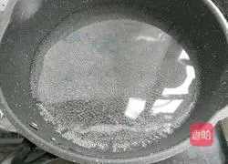 Illustration of how to stir-fry mushrooms with rapeseed 6