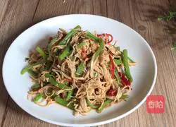 Illustration of how to make amaranth stems mixed with shredded chicken 17