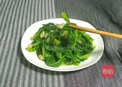 Illustration of how to stir-fry lettuce sprouts with garlic 7