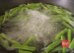 Illustration of how to stir-fry green beans 4