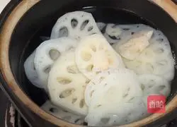 Illustration of how to mix lotus root with minced ginger 7