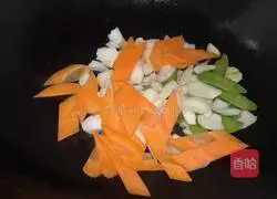 Illustration of how to make lily-fried carrots 4