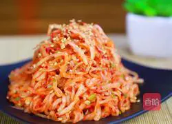 On a hot summer day, you can't resist the refreshing feeling - Korean spicy shredded radish recipe 16