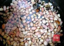 Illustration of how to make cold celery, peanuts, carrots 2