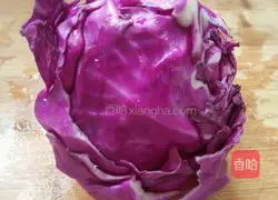 Illustration of how to make purple cabbage and scrambled eggs 1
