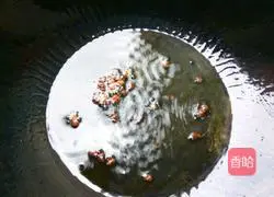 Illustration of braised peppers in oil 2