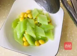 Illustration of how to stir-fry lettuce and ginkgo 11