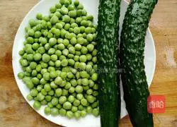 Illustration of how to make fried peas and cucumbers 1