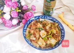 Illustration of how to make pickled cabbage and pork rice rolls 12