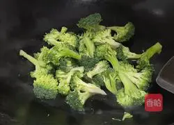 Illustration of how to make stir-fried broccoli 3