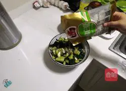 Illustration of how to make pickled cucumbers 4