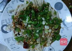 How to pour enoki mushrooms in oil Illustration 12