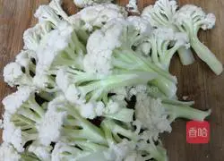 Illustration of how to make steamed organic cauliflower 2