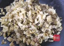 Illustration of how to stir-fry pickles and spring bamboo shoots 5