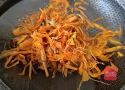 Illustration of how to make cucumber and daylily 3