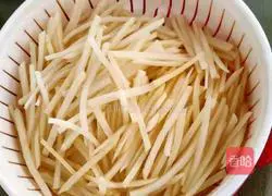 Illustration of how to cook shredded potatoes 2