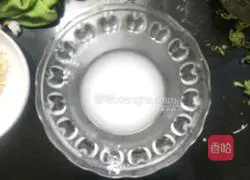 Illustration of how to make lotus pond stir-fry 7