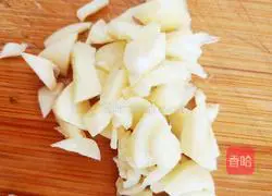 Illustration of how to make pickled cabbage and pork rice rolls 7