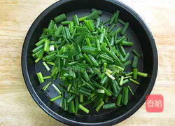 Illustration of how to make green onions mixed with tofu 3