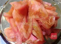 Illustration of how to make delicious tomato and potato shreds 1