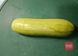 Illustration of how to make zucchini with sauce 2