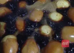 Illustration of how to make hillbilly braised eggs 7