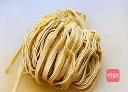 Illustration of how to make fried tofu skin with shredded carrots 2