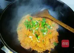 Illustration of how to make stir-fried carrots 6