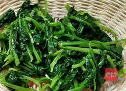 White kidney beans mixed with spinach illustration 5