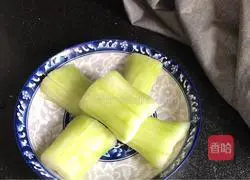 Illustration of steamed winter melon with garlic and red oil chili sauce 8